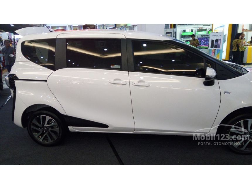 Jual Mobil  Toyota  Sienta  2019 V 1 5 di Jawa Timur Manual 