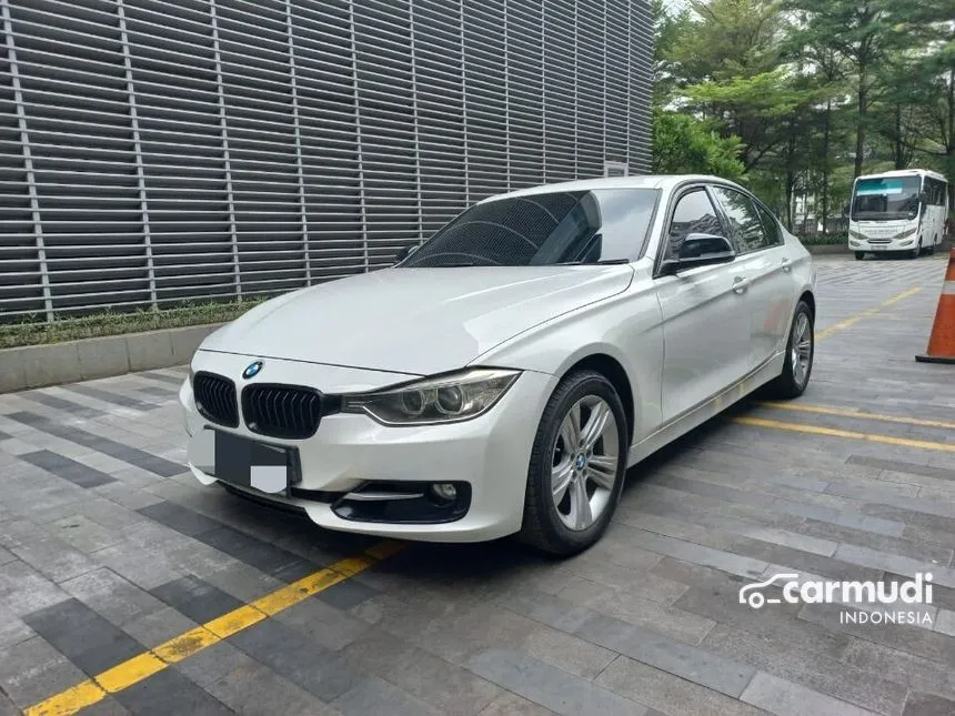 Jual Mobil BMW 320i 2015 Luxury 2.0 di DKI Jakarta Automatic Sedan Putih Rp 269.000.000