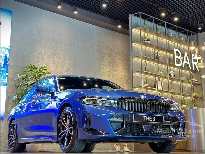 Jual Mobil BMW 330i 2024 M Sport Pro 2.0 di DKI Jakarta Automatic Sedan Biru Rp 1.140.000.000