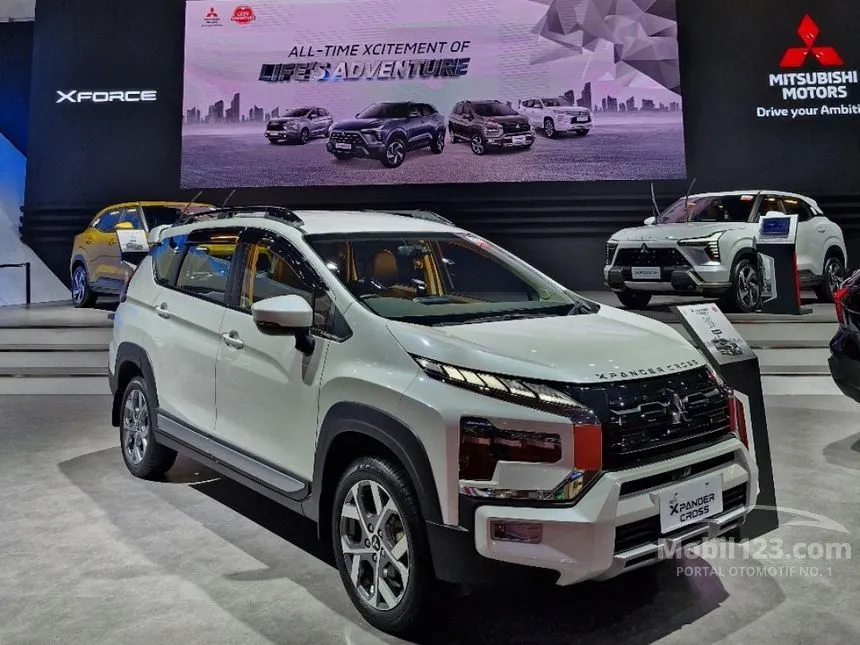 Jual Mobil Mitsubishi Xpander Cross 2024 Premium 1.5 di Banten Automatic MPV Putih Rp 275.000.000