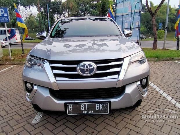 Toyota Fortuner SRZ  Mobil Bekas Baru dijual di Indonesia 