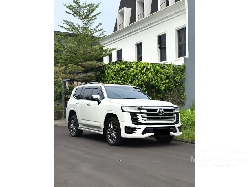2023 Toyota Land Cruiser 300 VX-R SUV