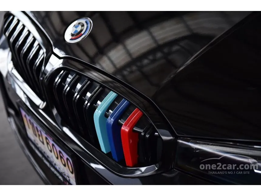 2023 BMW 330e M Sport Sedan