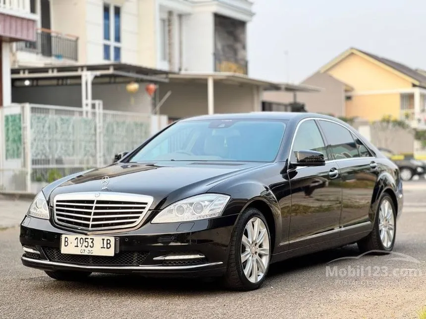 2010 Mercedes-Benz S300L Solitaire Sedan