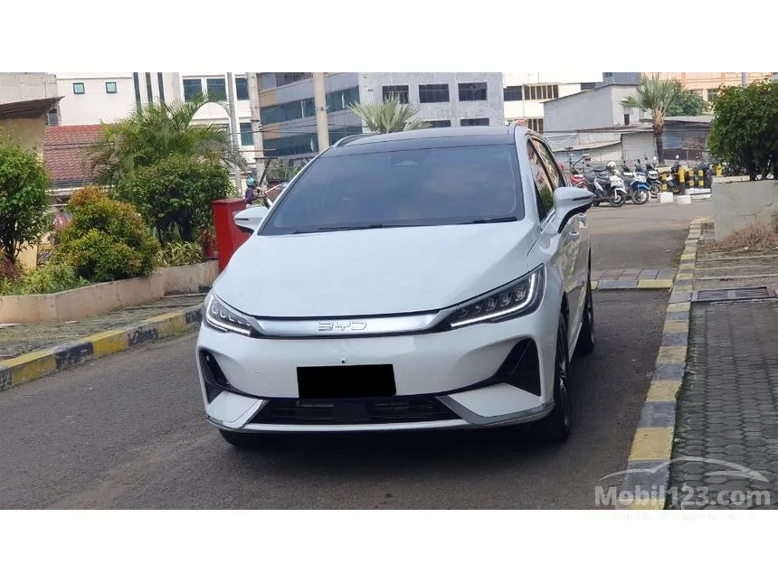 2025 BYD M6 Superior Captain 6-seater MPV