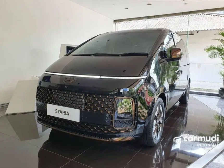 Jual Mobil Hyundai Staria 2024 Signature 7 2.2 di Jawa Timur Automatic Wagon Hitam Rp 1.030.000.000