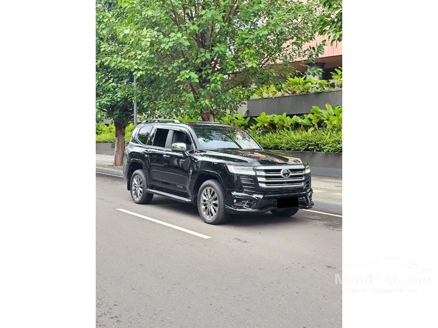 2024 Toyota Land Cruiser 300 VX-R SUV