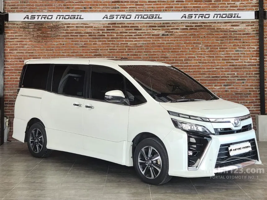 Jual Mobil Toyota Voxy 2018 2.0 di Jawa Timur Automatic Wagon Putih Rp 349.999.000