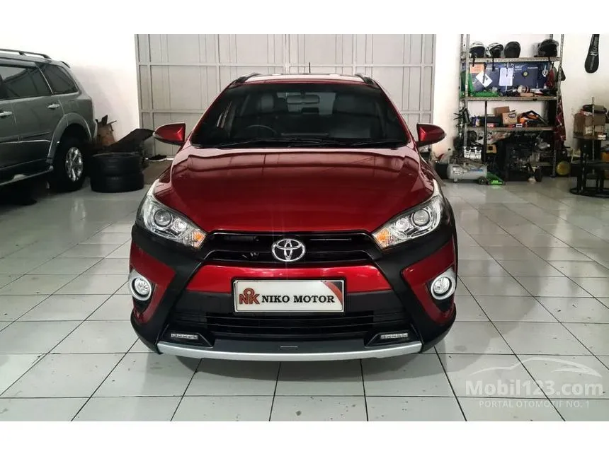 Jual Mobil Toyota Yaris 2017 TRD Sportivo Heykers 1.5 di Jawa Barat Automatic Hatchback Merah Rp 175.500.000
