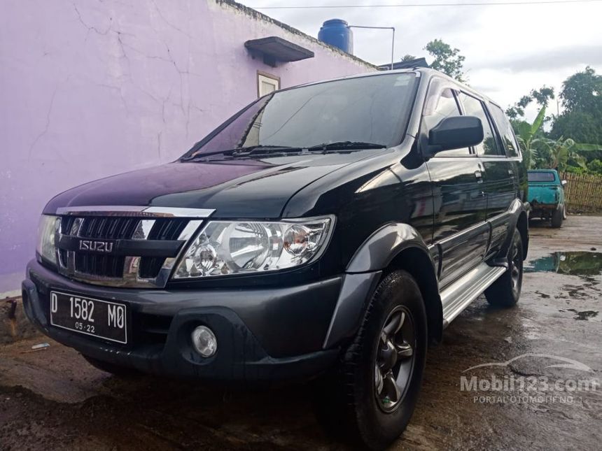 Jual Mobil Isuzu Panther 2010 TOURING 2.5 di Jawa Barat Manual Wagon 