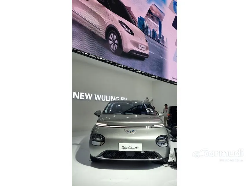 Jual Mobil Wuling Cloud 2025 EV di Banten Automatic Hatchback Lainnya Rp 345.000.000