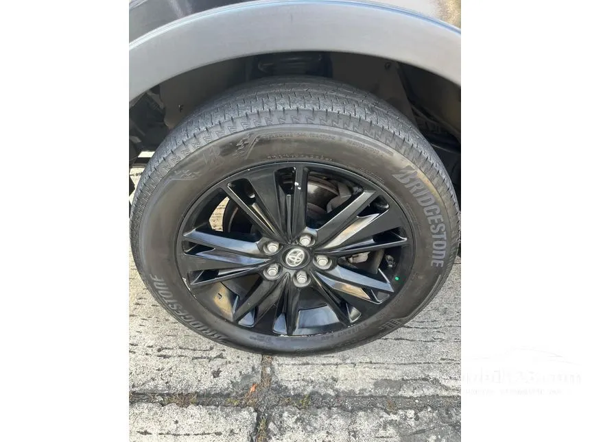 2018 Toyota Kijang Innova Venturer MPV