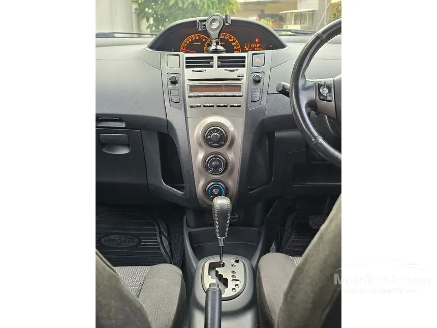 2012 Toyota Yaris S Hatchback