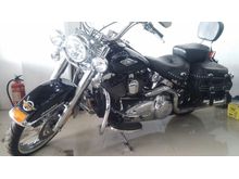 Harley Davidson Heritage Softall 1.7 Slim 1.7 Manual Others Warna hitam 2014