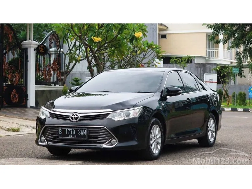 Jual Mobil Toyota Camry 2016 G 2.5 di Banten Automatic Sedan Hitam Rp 195.000.000