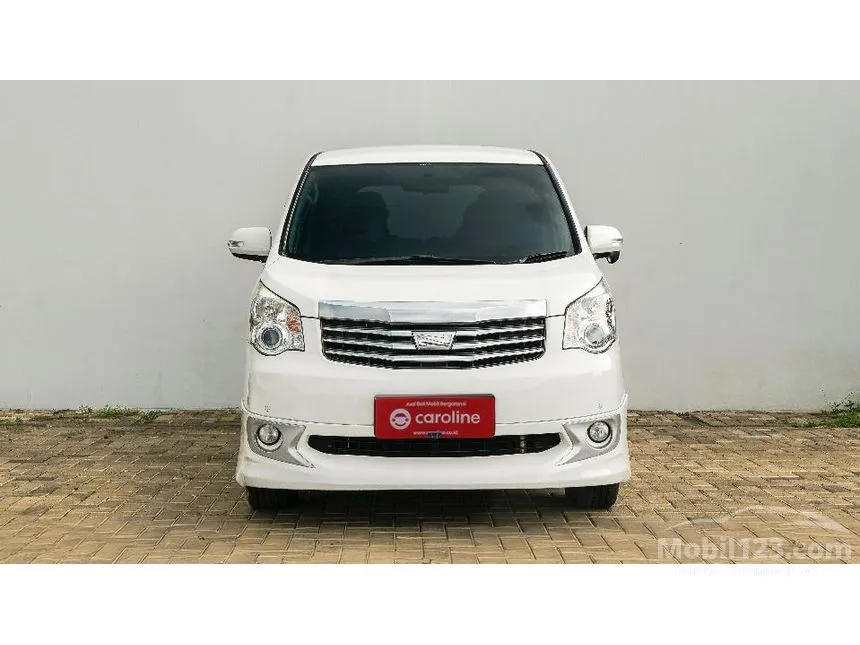 2017 Toyota NAV1 V Limited MPV