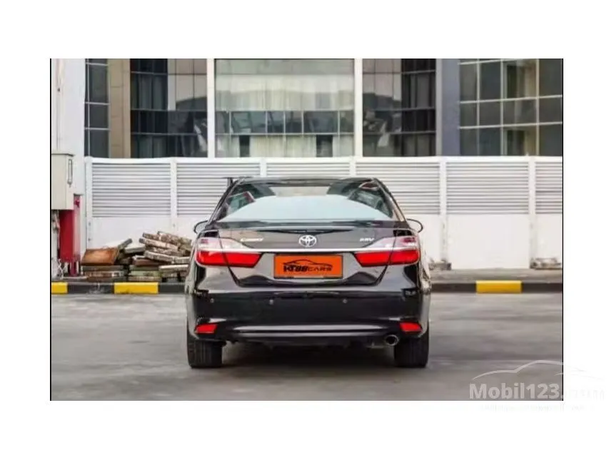 2017 Toyota Camry V Sedan