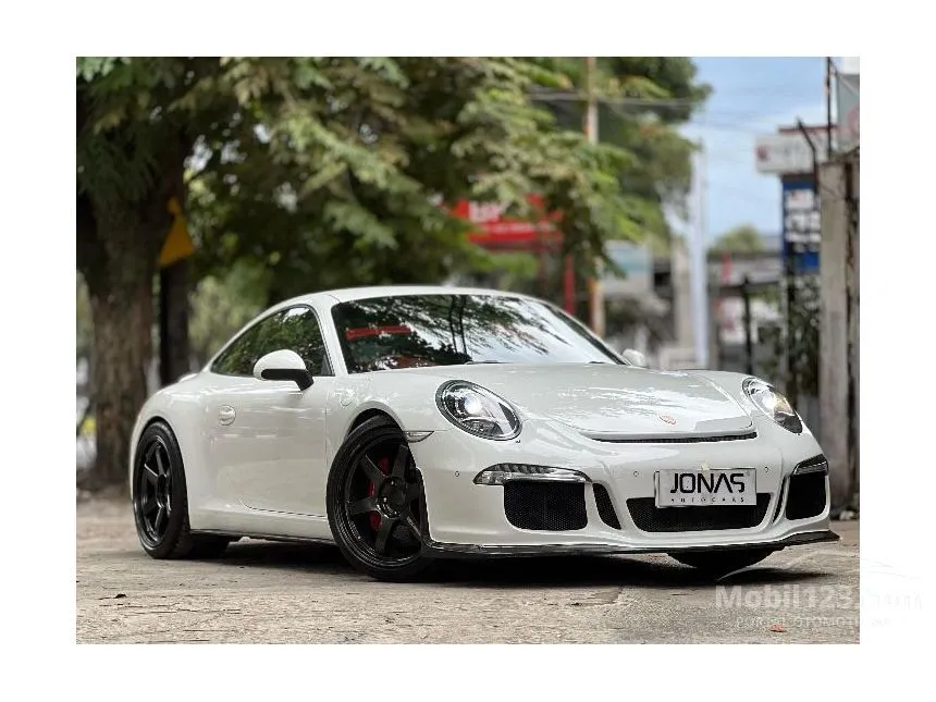Jual Mobil Porsche 911 2012 Carrera S 3.8 di Jawa Barat Automatic Coupe Putih Rp 2.450.000.000