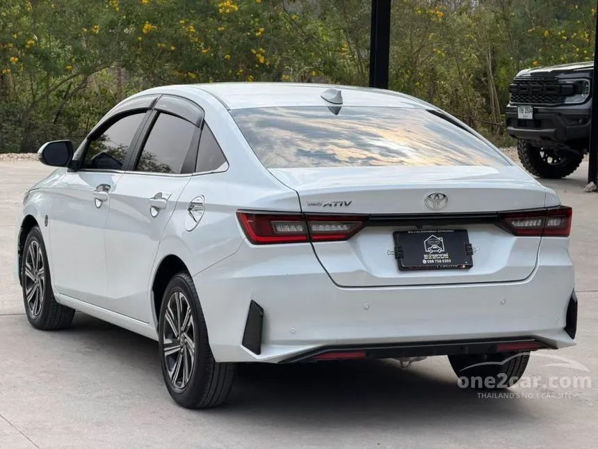 2023 Toyota Yaris Ativ Premium Sedan