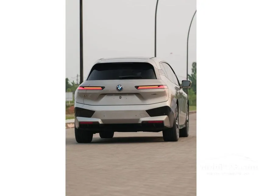2024 BMW iX xDrive40 Sport SUV
