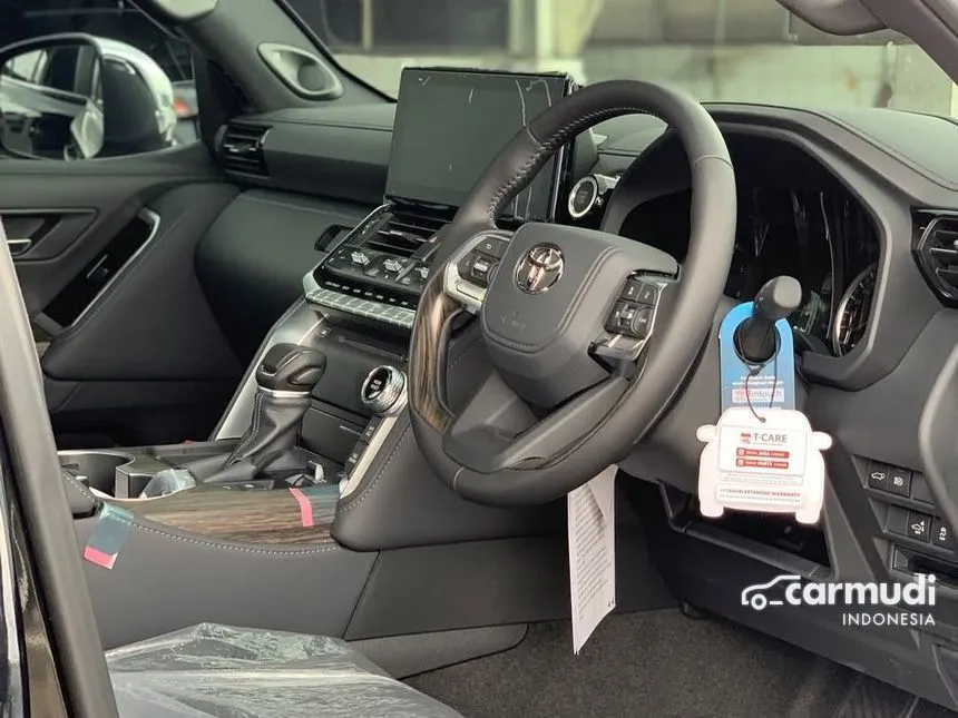 2026 Toyota Land Cruiser 300 VX-R SUV