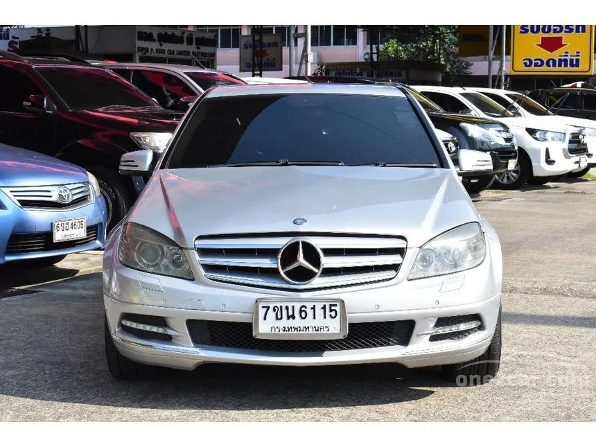 2011 Mercedes-Benz C200 CGI BlueEFFICIENCY Sedan