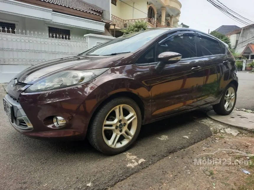 Jual Mobil Ford Fiesta 2011 Sport 1.6 di DKI Jakarta Automatic Hatchback Ungu Rp 79.000.000