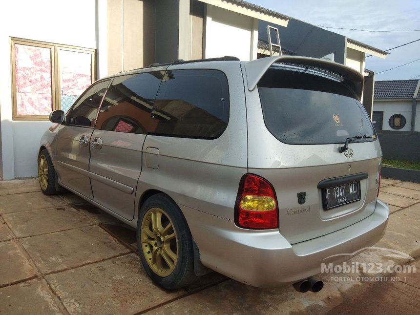 Jual Mobil KIA Carnival 2000 GS 2.5 di Jawa Barat Automatic MPV Silver