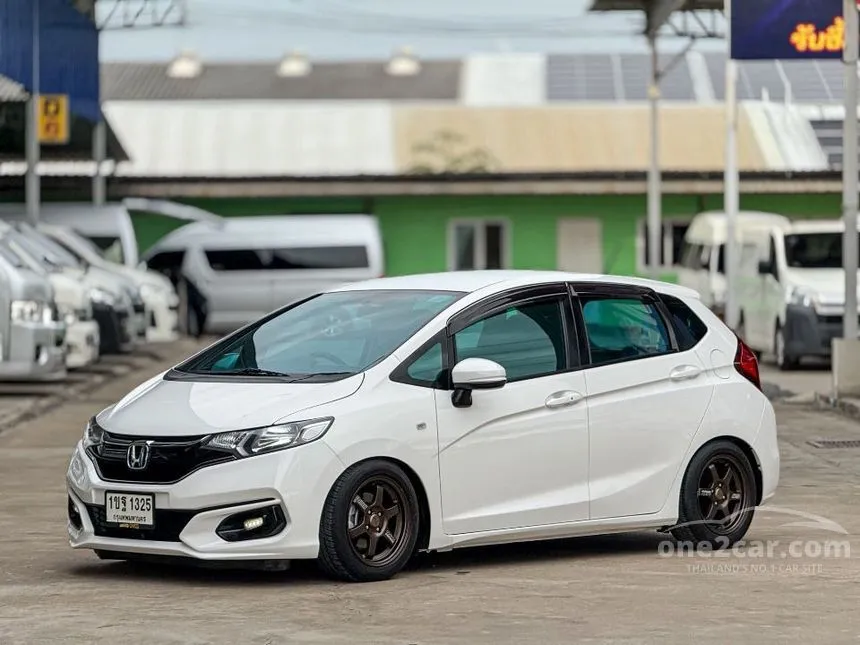 2020 Honda JAZZ V+ Hatchback