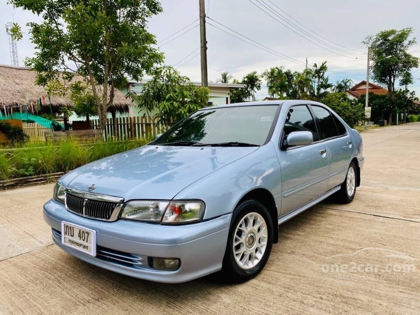 Nissan sunny 2000 год