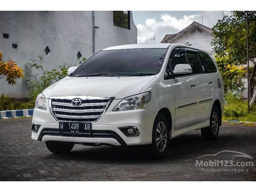 Jual Mobil Toyota Kijang Innova 2015 V 2.5 di Jawa Timur Automatic MPV Putih Rp 267.500.000