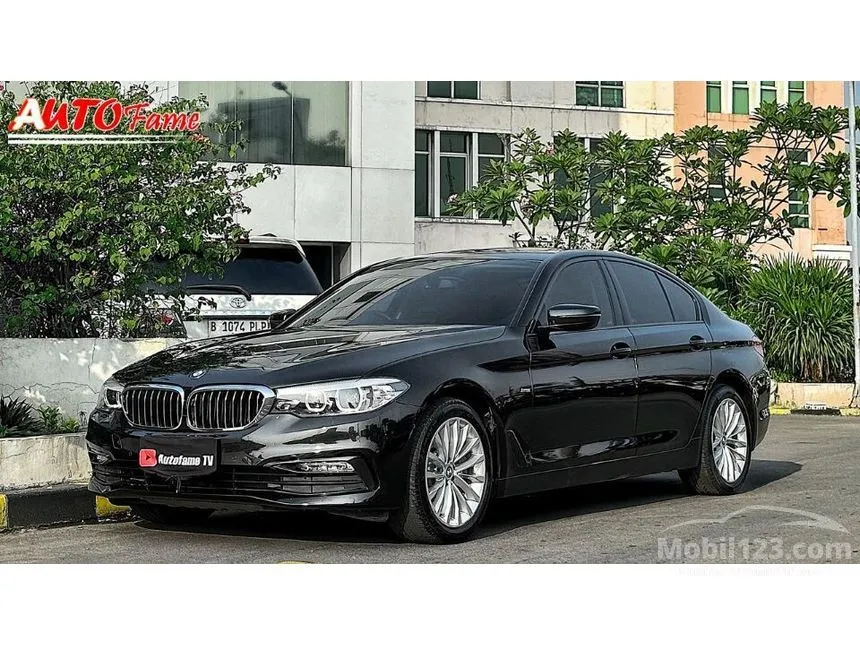Jual Mobil BMW 530i 2018 Luxury 2.0 di Banten Automatic Sedan Hitam Rp 645.000.000