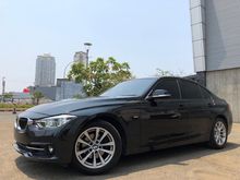 TDP75JT BMW 320i SPORT LCi F30 2016 BLACK ON BLACK SETIR M PERFORMANCE GPS INDONESIA WARRANTY 5 YEARS