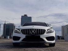 2017 Mercedes-Benz C200 AMG Low KM 17RB Asli Putih #Mercy C 200. Good Condition