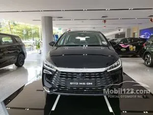 2026 BYD M6 1.5 DM-i Classic Standard PHEV MPV