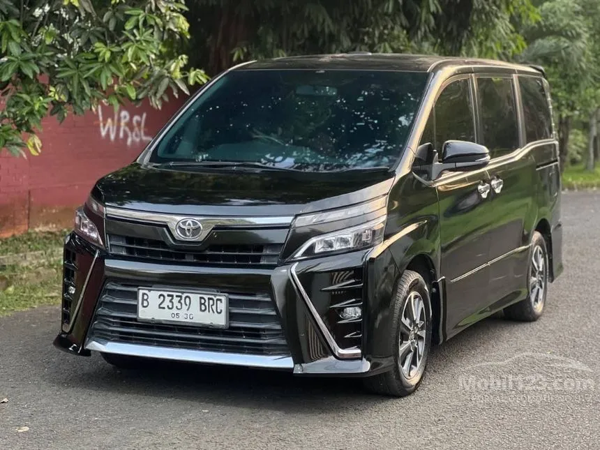 2020 Toyota Voxy MPV