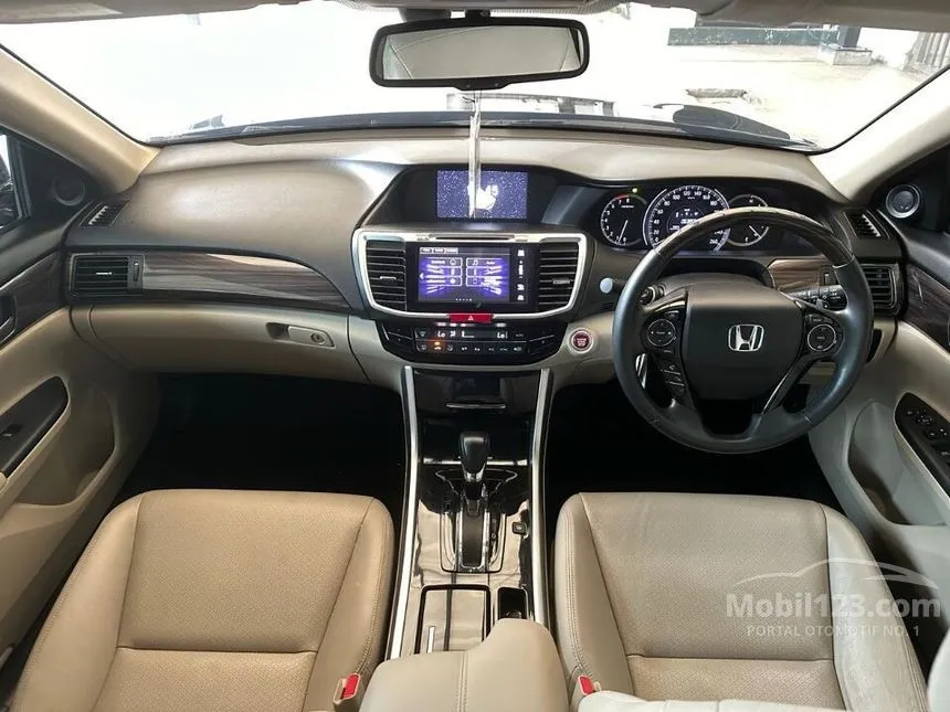 2016 Honda Accord VTi-L Sedan