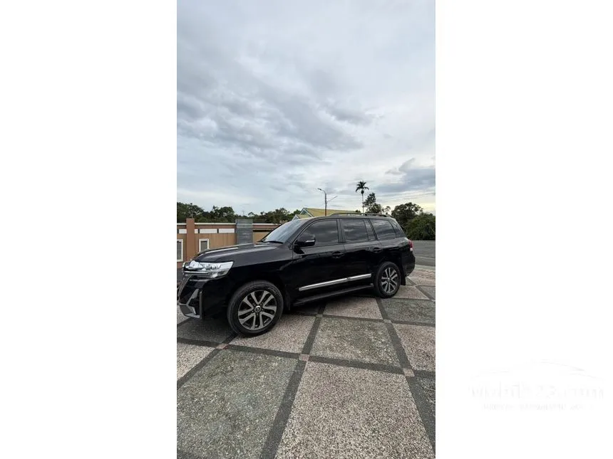 2014 Toyota Land Cruiser 200 Full spec SUV