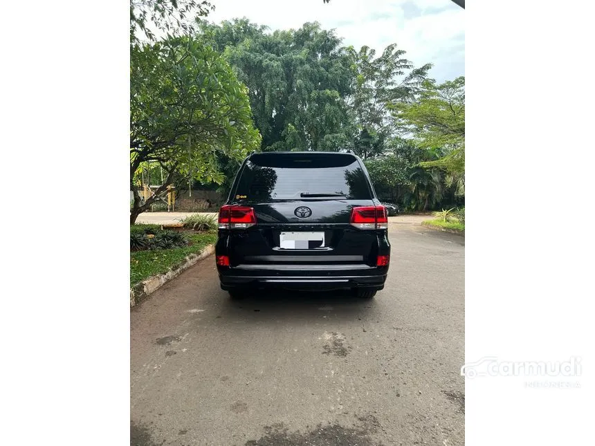 2017 Toyota Land Cruiser 200 VX-R SUV