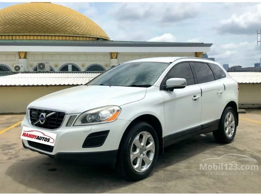 Jual Mobil Volvo XC60 2011 T5 2.0 di Jawa Barat Automatic SUV Putih Rp 199.000.000