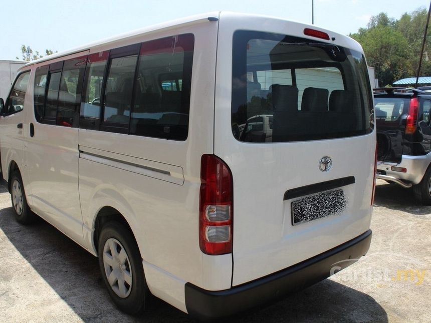 Toyota hiace 2011
