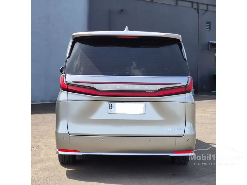 2024 Lexus LM 350h 4 Seater MPV