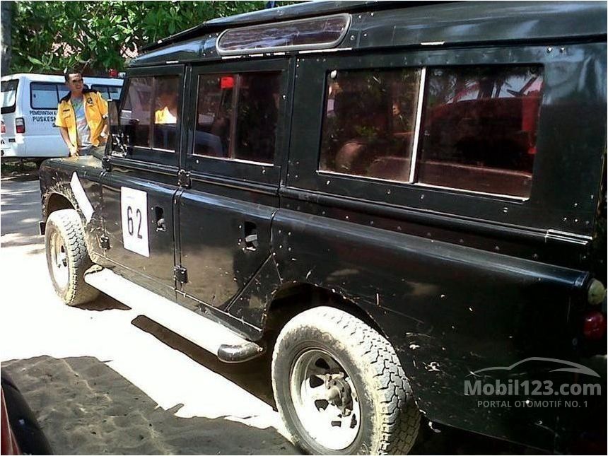 Jual Mobil Land Rover Defender 1977 2.5 Manual 2.5 di Jawa 