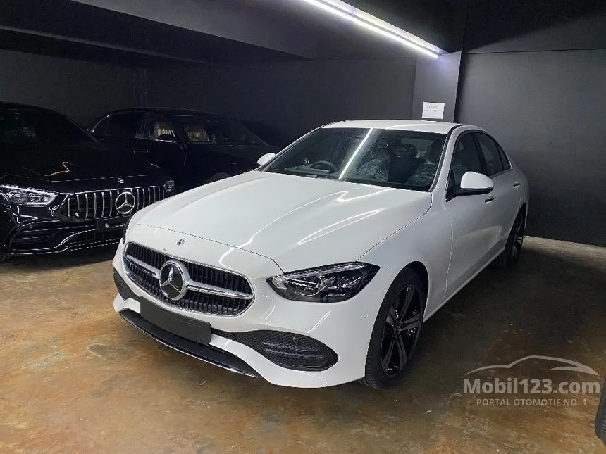 2025 Mercedes-Benz C200 Avantgarde Line Sedan