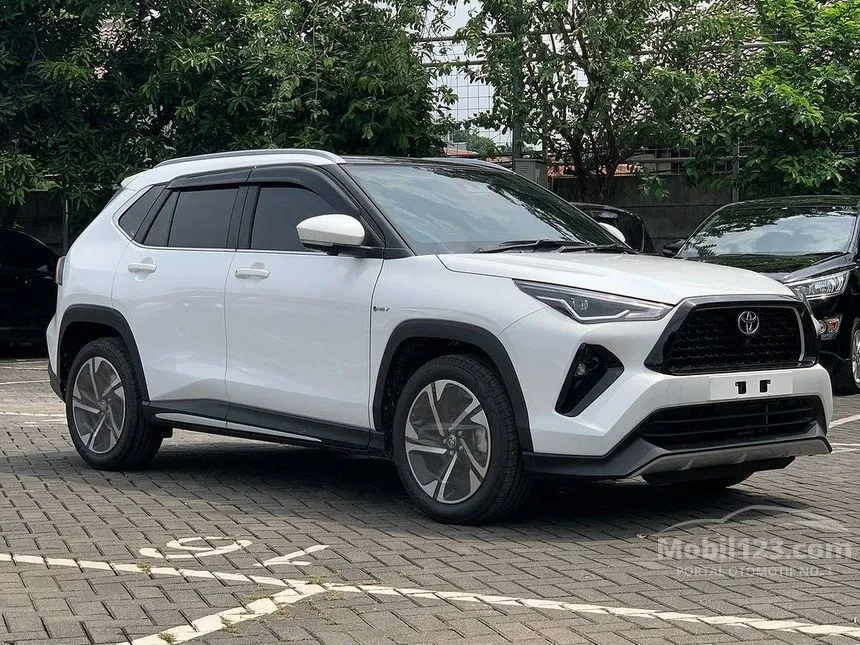 Jual Mobil Toyota Yaris Cross 2024 S GR Parts Aero Package HEV 1.5 di Jawa Barat Automatic Wagon Putih Rp 353.900.000