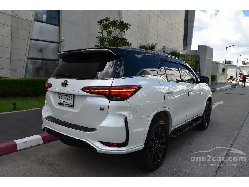 2024 Toyota FORTUNER GR Sport (Black Top) SUV
