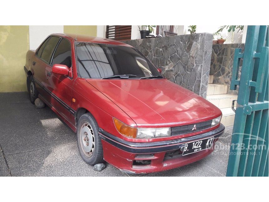 1990 Mitsubishi Lancer Sedan