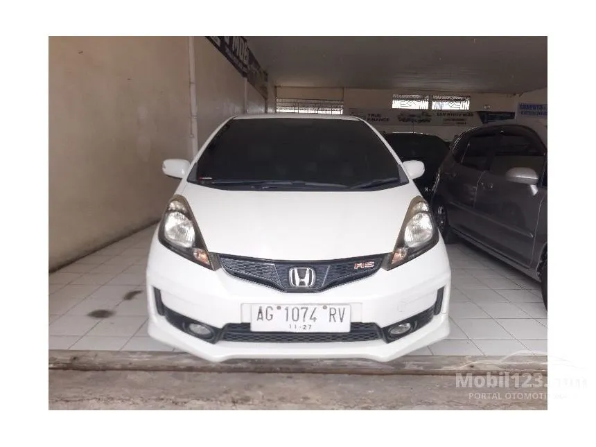 Jual Mobil Honda Jazz 2013 RS 1.5 di Jawa Timur Manual Hatchback Putih Rp 155.000.000