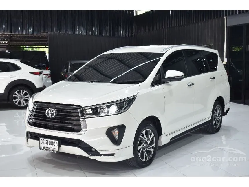 2022 Toyota INNOVA Crysta Wagon