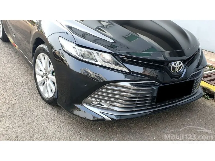2019 Toyota Camry V Sedan